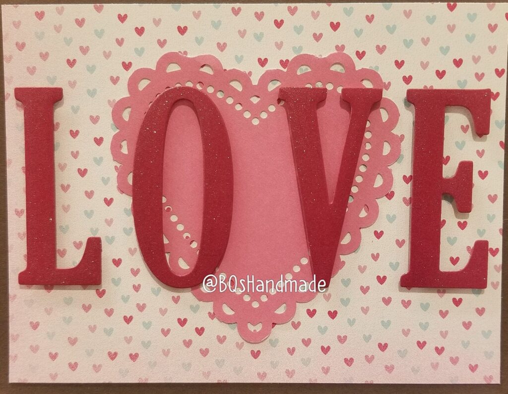 15 años de amor: Cómo expresar todo en una dedicatoria 1 una imagen de una tarjeta de felicitacion decorada con corazones y palabras de amor