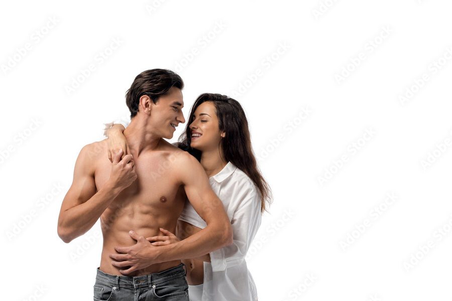 Reconquista a tu ex con una carta de amor: recupera el amor perdido 1 una imagen romantica y sugerente de una pareja abrazandose y sonriendo